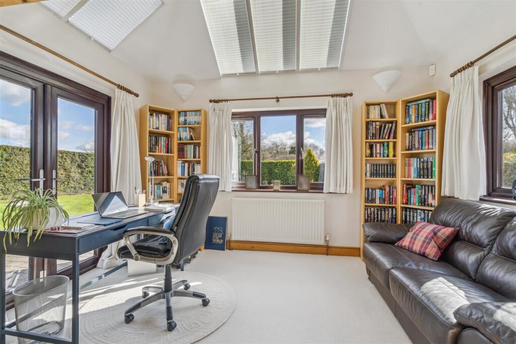 House in Milton Keynes - View 4