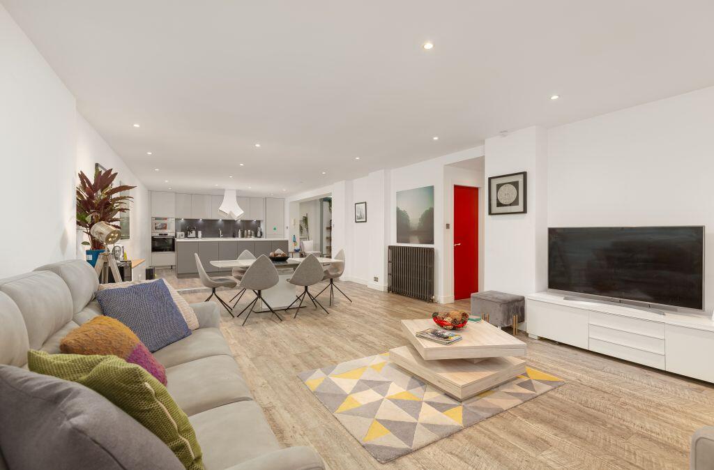 Main image of property: 40 Royal Park Terrace, Meadowbank, Edinburgh, EH8 8JA