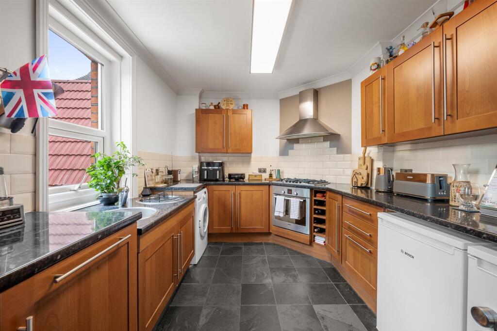 Main image of property: Beckenham Grove, Shortlands, BR2