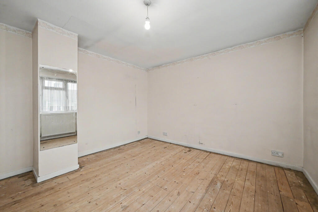 House in Bracknell - More