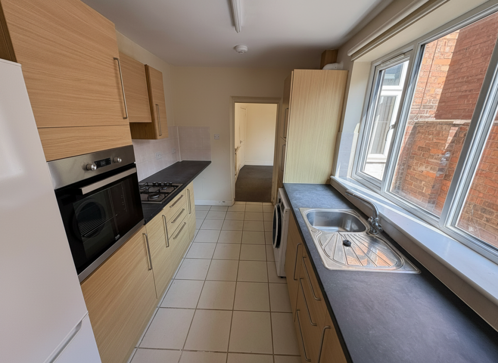 House in Warwick, Royal Leamington Spa - View 5