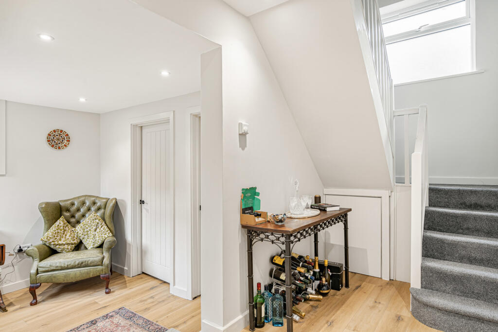 House in Hemel Hempstead - More
