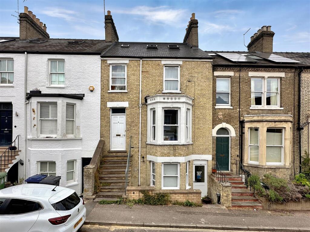 Main image of property: Hertford Street, Cambridge