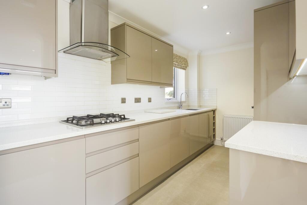 Apartment in Tonbridge - View 3