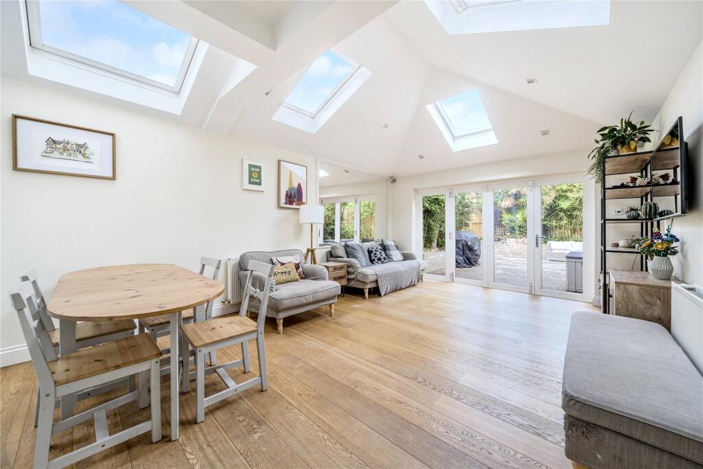 House in Kingston upon Thames - View 2
