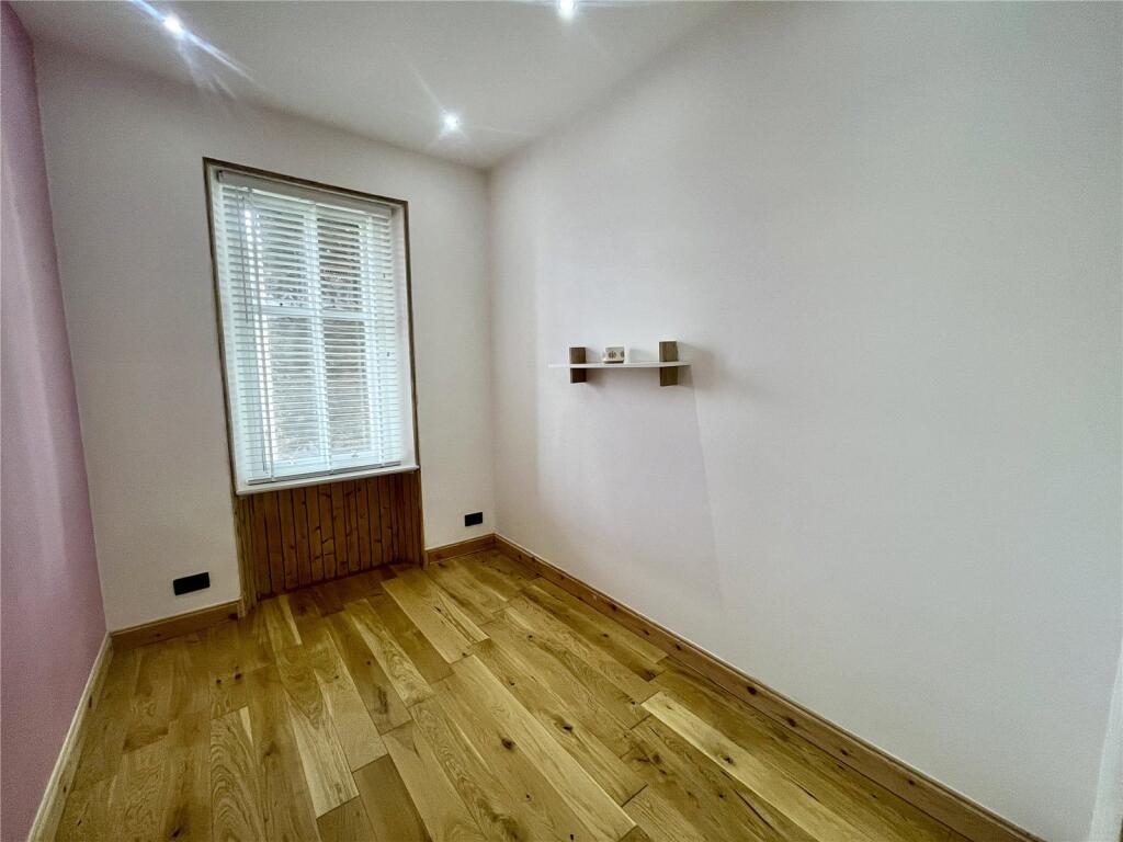 Apartment in Kirkcaldy - View 5