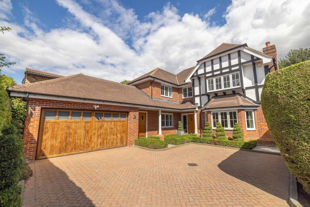 Main image of property: Beacon Close, Chalfont St Peter, SL9