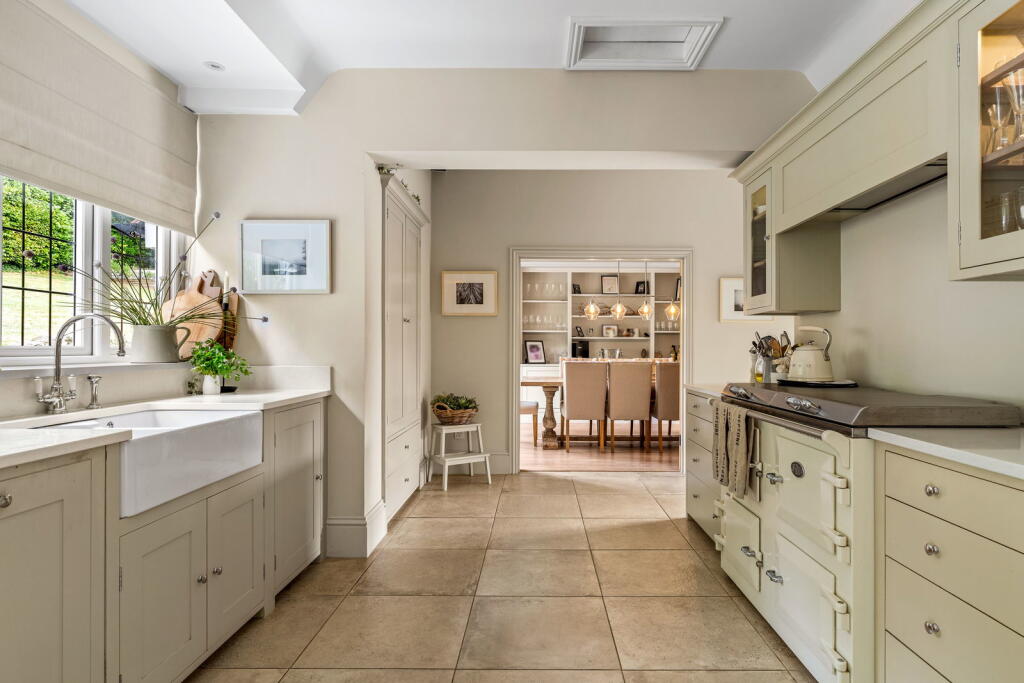 House in Reigate and Banstead, Surrey - View 5