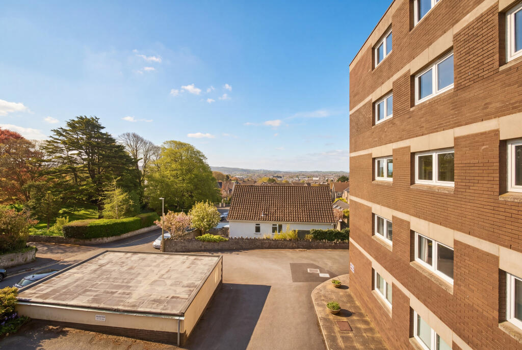 Apartment in Weston-super-Mare, Cliftonville - View 6