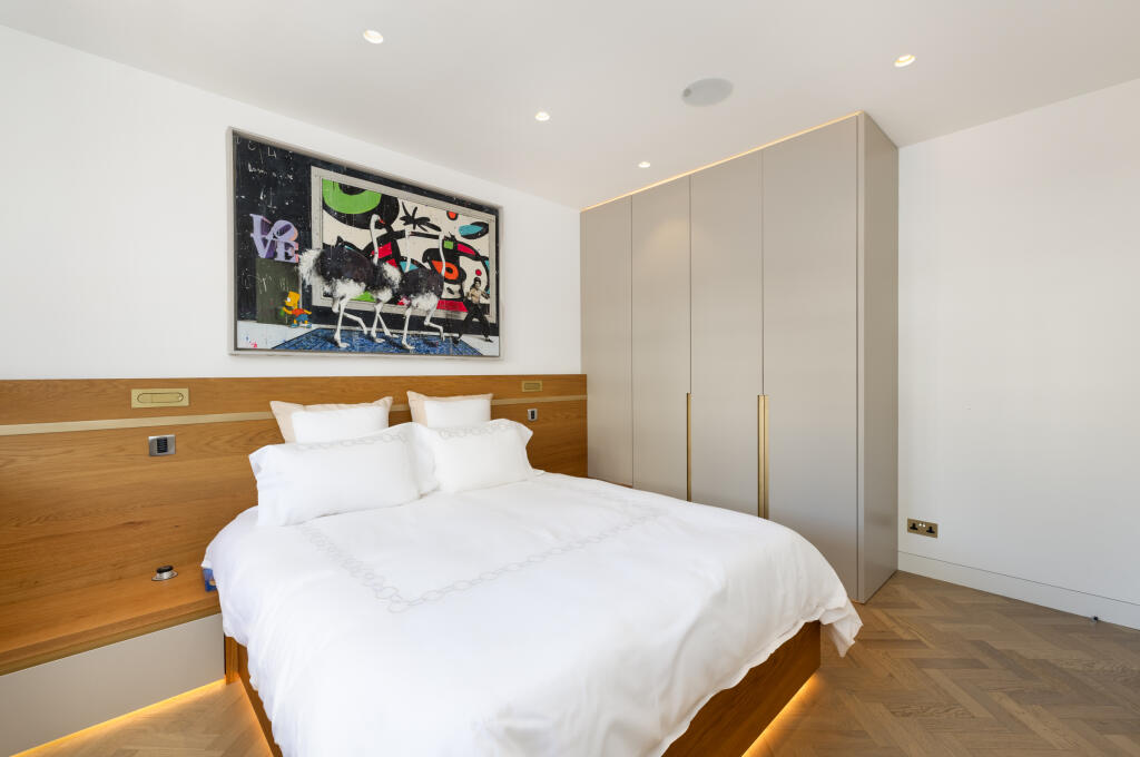 Apartment in London - More