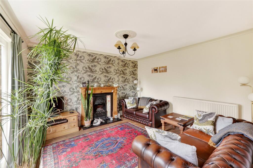 Park Hill, Ampthill, Bedfordshire, MK45 photo 3