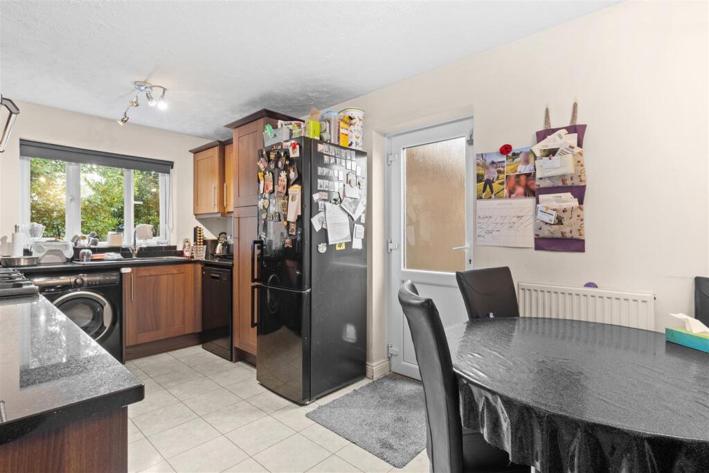 House in Wealden, Hellingly - View 3