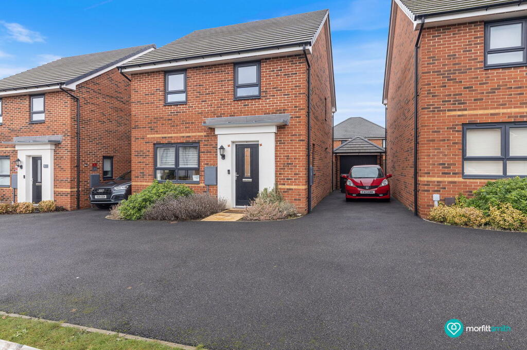 4-bed detached on Woodhouse View, Waverley, S60 8DH, £325,000