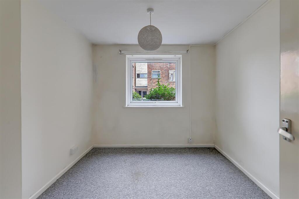 Apartment in Brighton - View 4