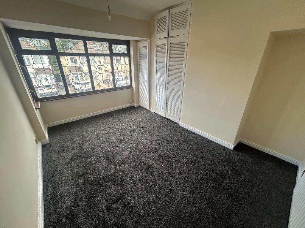 House in Wolverhampton, The Lunt - View 5
