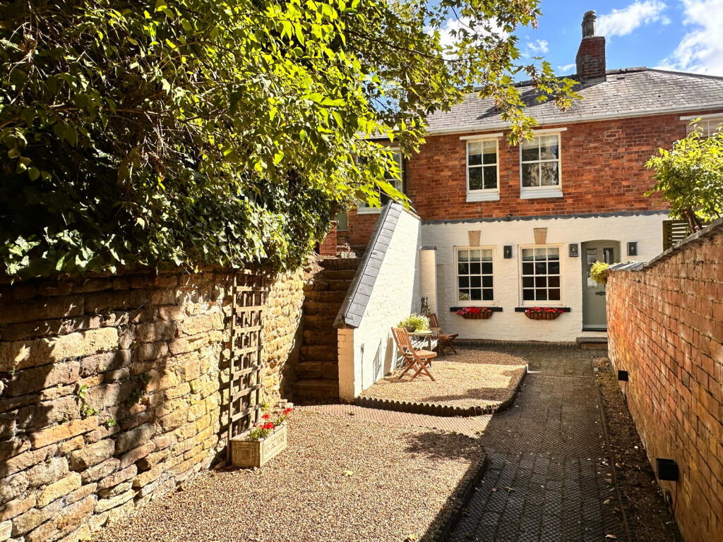 Main image of property: Castle Garden Cottage, Oakham