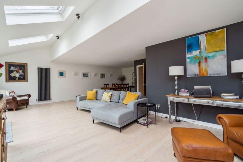 House in Slough - View 4