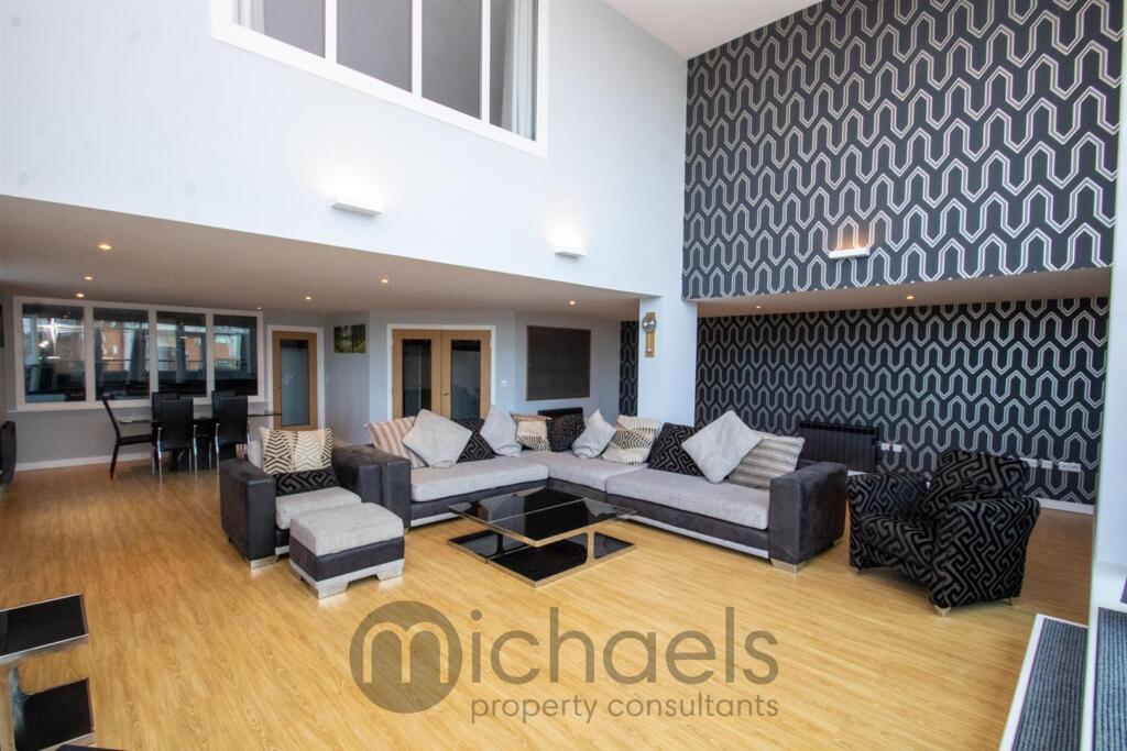 Main image of property: THE PENTHOUSE, Quayside Drive, Colchester, CO2 8GQ