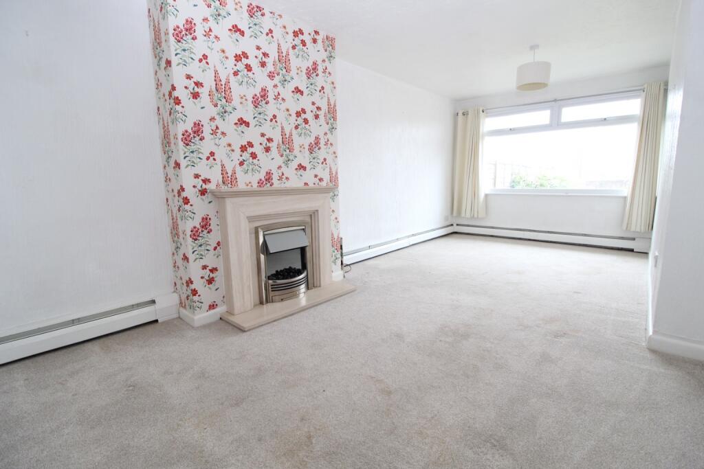 Exmouth Drive, Rayleigh, Essex photo 3