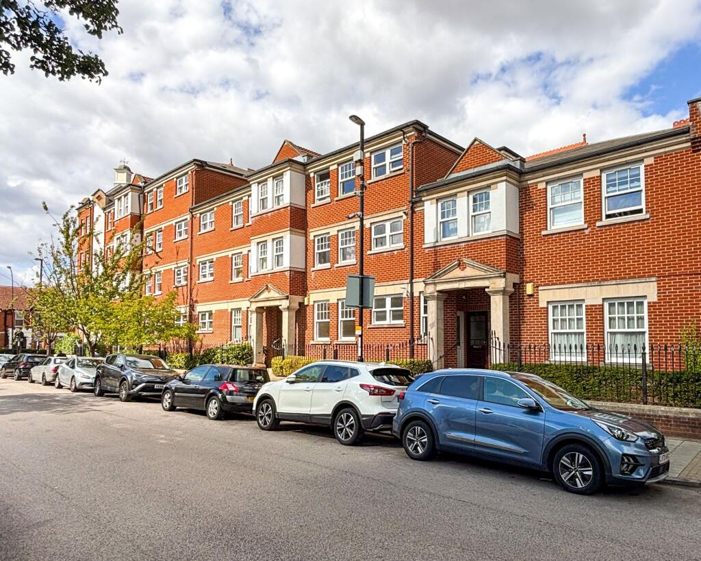 Main image of property: Bromley Road, London, SE6
