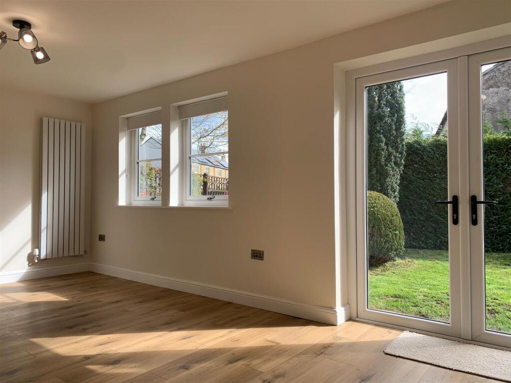 Additional image 3 of Warren Fold, Hurst Green