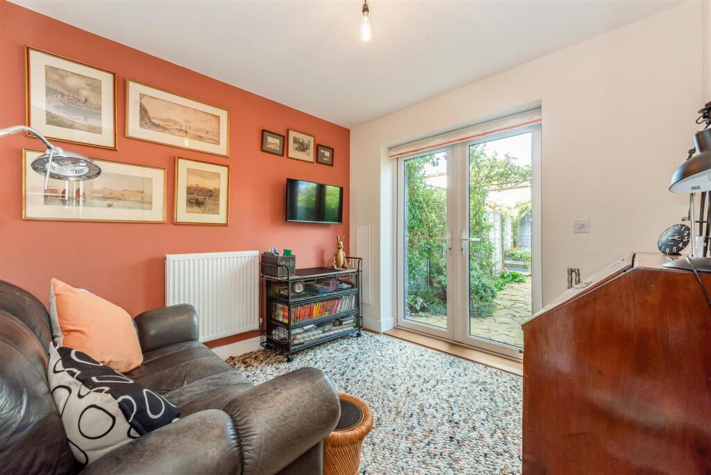 House in Portsmouth - More