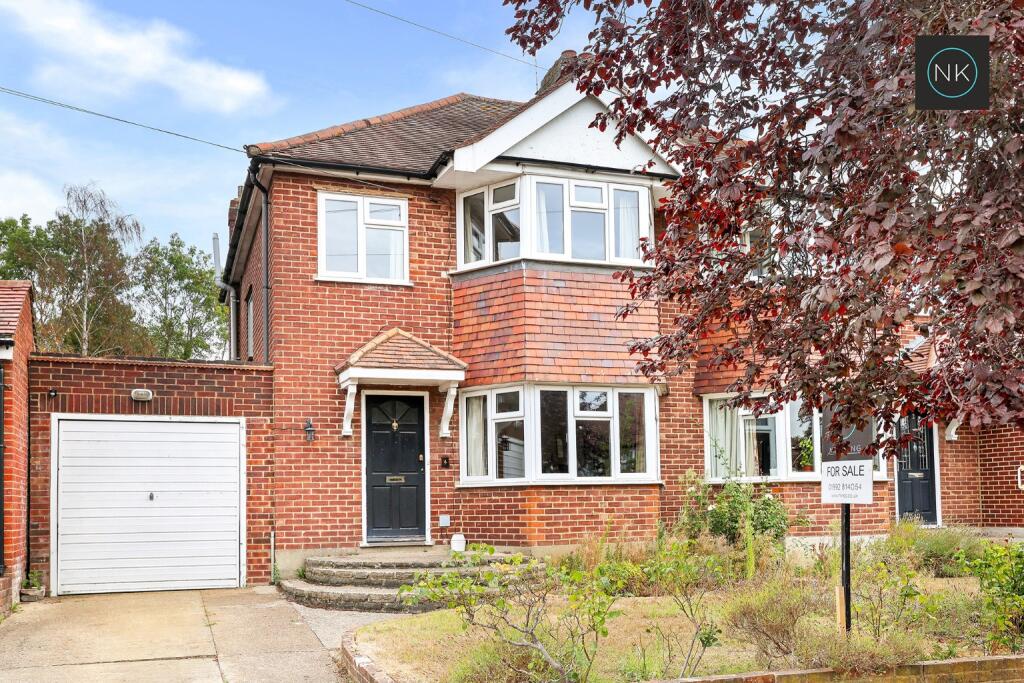 House in Epping Forest, Theydon Bois - View 5