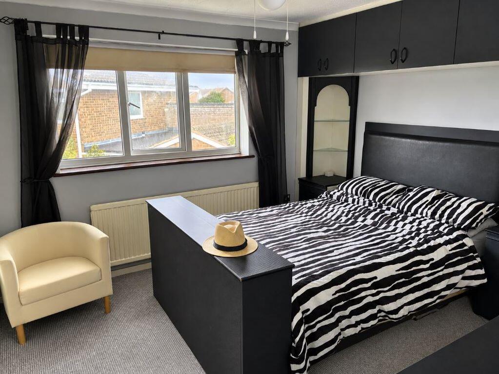 House in Rochford, Great Wakering - More