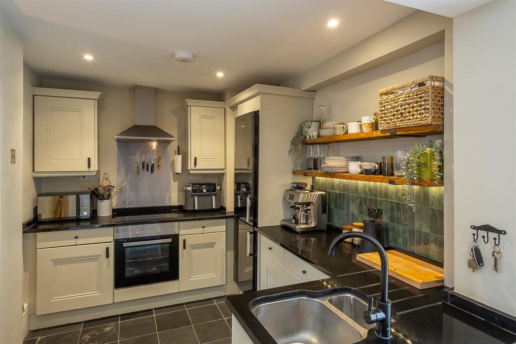 House in Newcastle upon Tyne - View 4