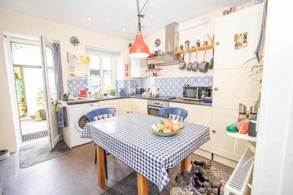 Whitchurch Road, Tavistock, PL19 photo 4