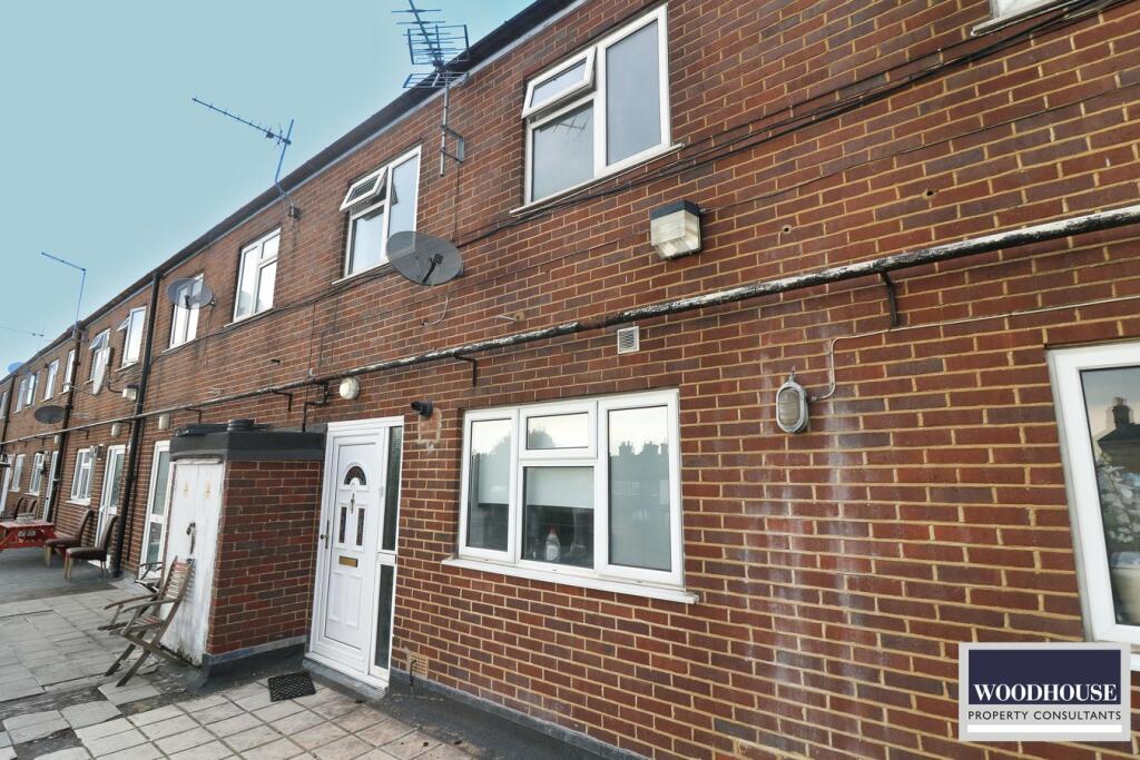 Main image of property: Manorcroft Parade, College Road, Cheshunt, EN8