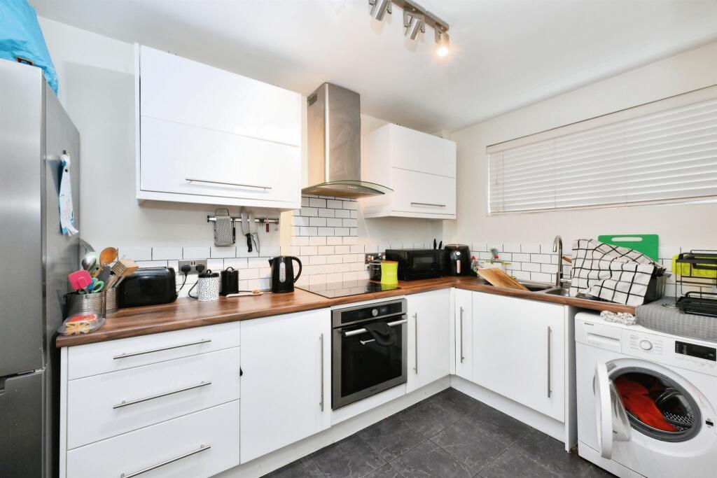 Apartment in Enfield - View 2
