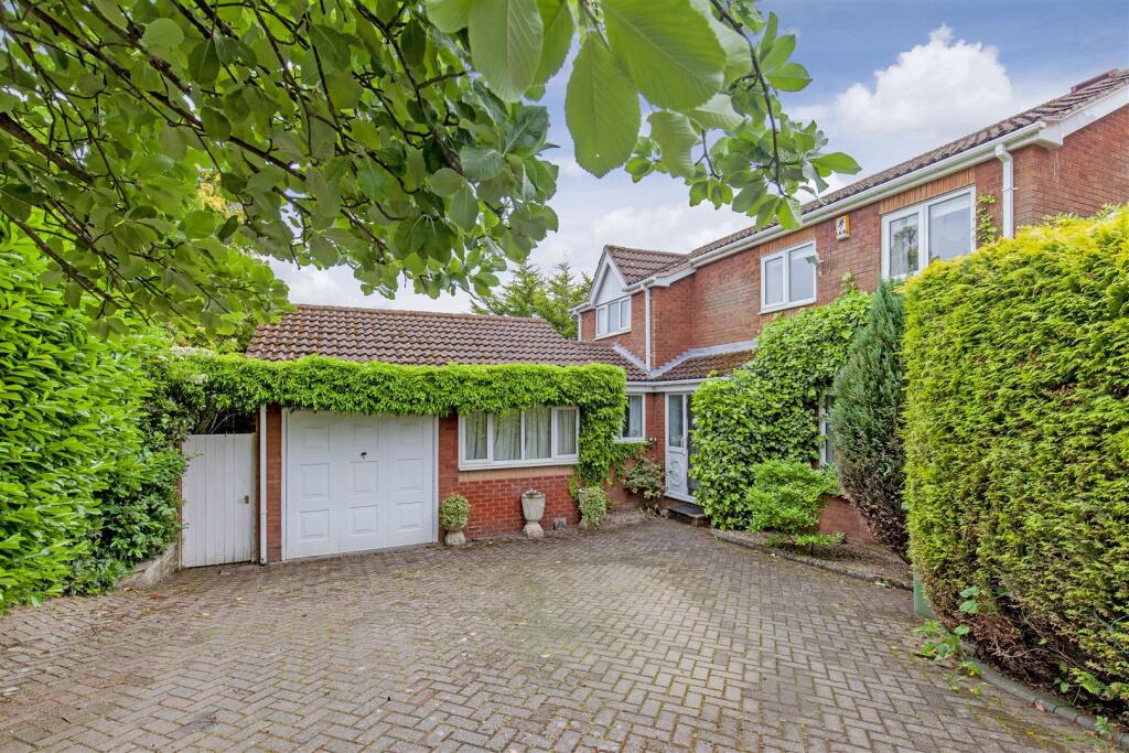 4-bed detached on Thorne Close, Ashgate, Chesterfield, £385,000