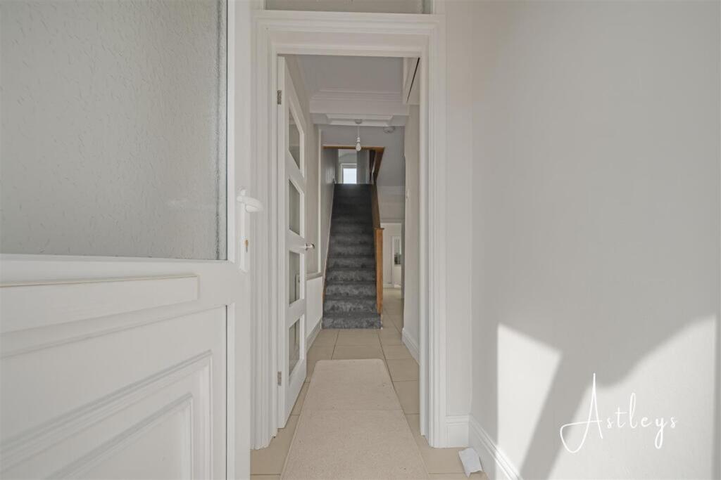 House in Swansea, Brynhyfryd, Cwmbwrla - View 5