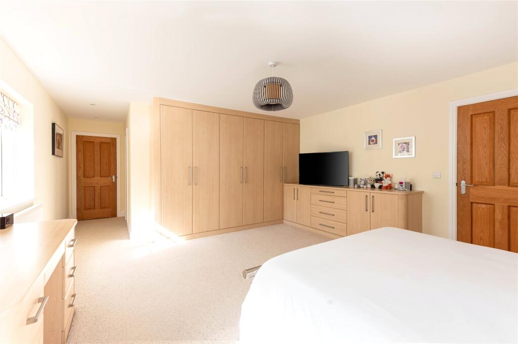 House in Northampton - View 4