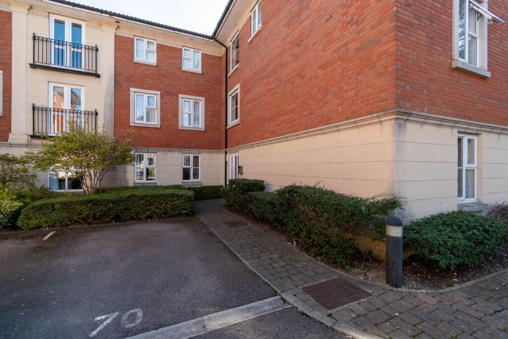 Apartment in Cadbury Heath, Kingswood - View 2