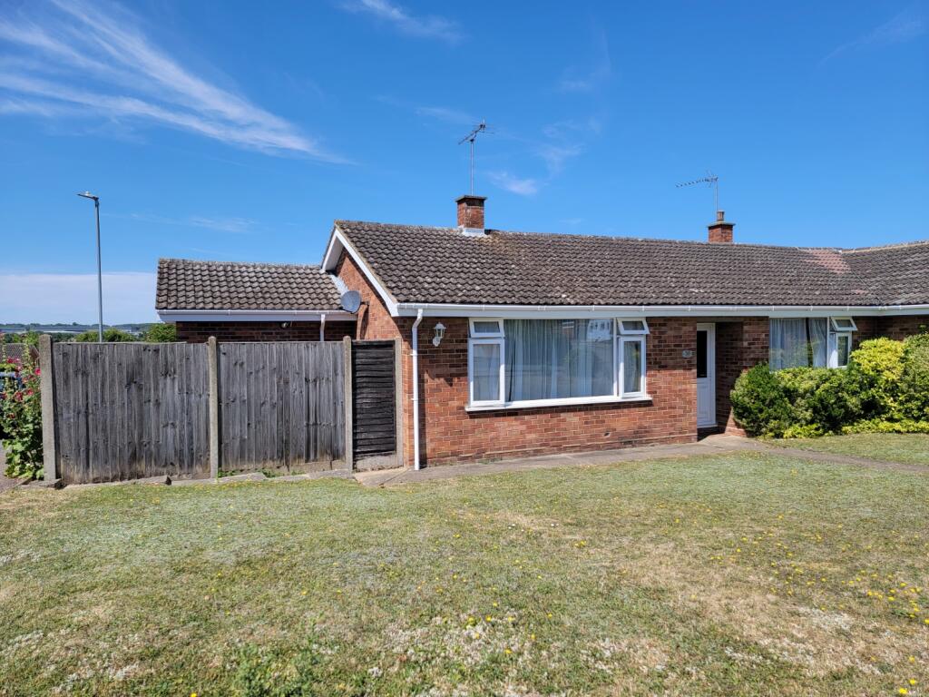 3-bed semi-detached on Thornhill Road, Claydon, Suffolk, £315,000