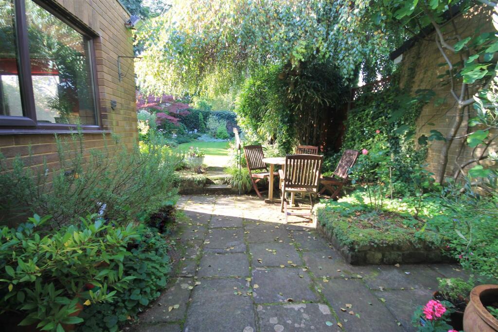 Wadham Drive, Frenchay, Bristol photo 3