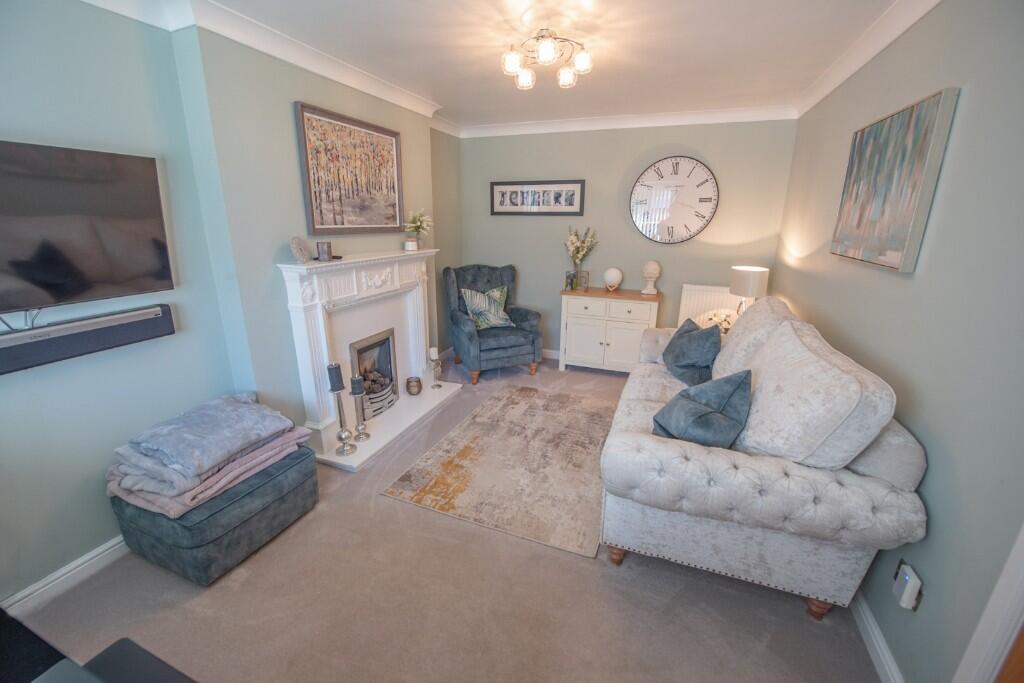 House in Bradford, Steeton with Eastburn - View 4