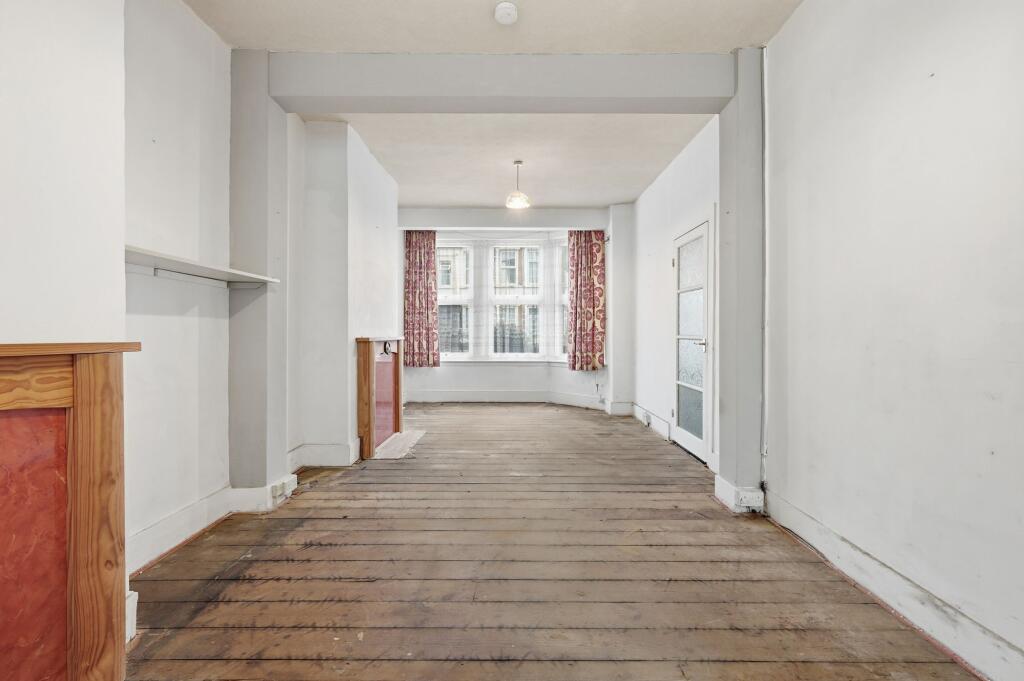 House in London, Upton Park - View 2