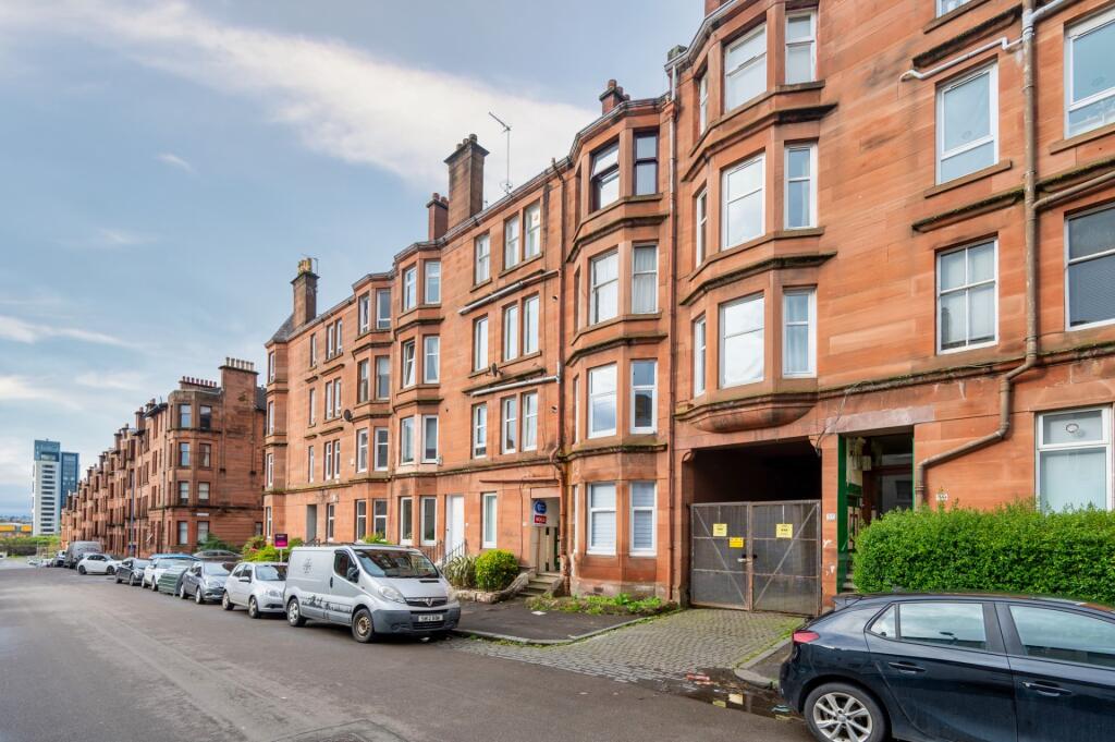 Main image of property: Exeter Drive, Flat 2-2, Partick, Glasgow, G11 7XF