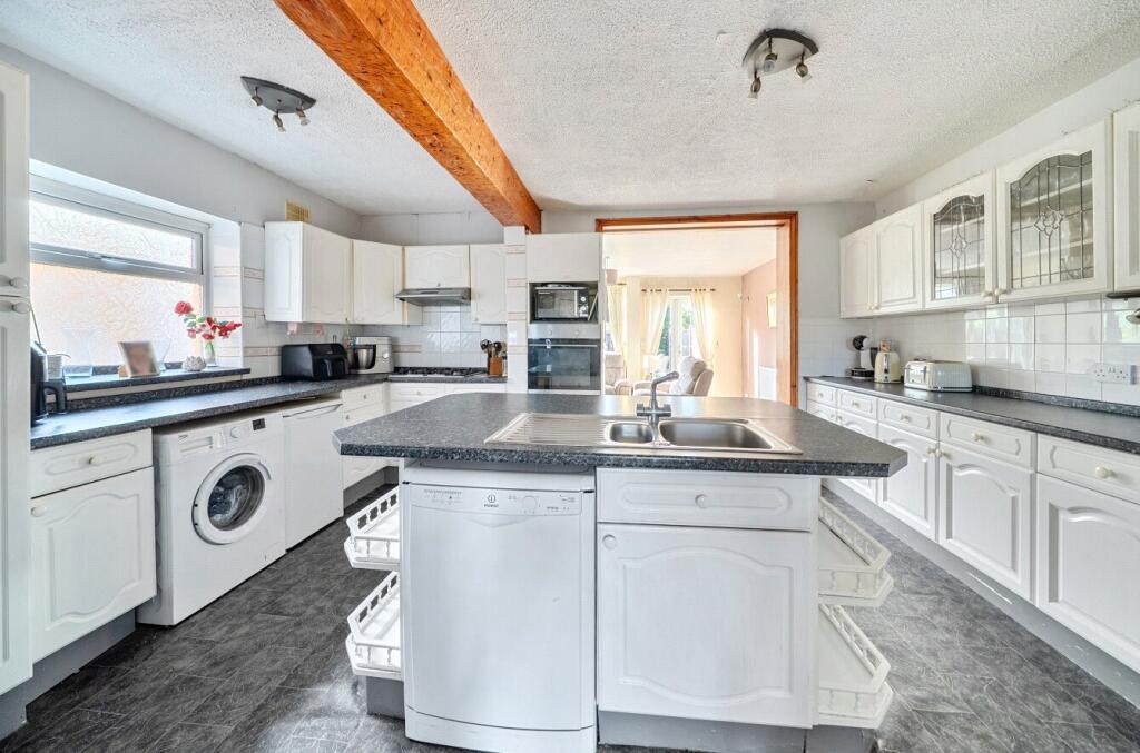 House in Slough - View 5