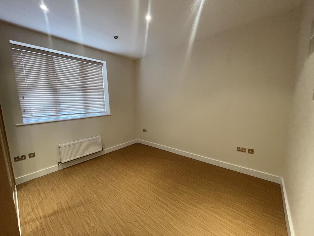 Apartment in Lichfield, Darwin Park - View 5