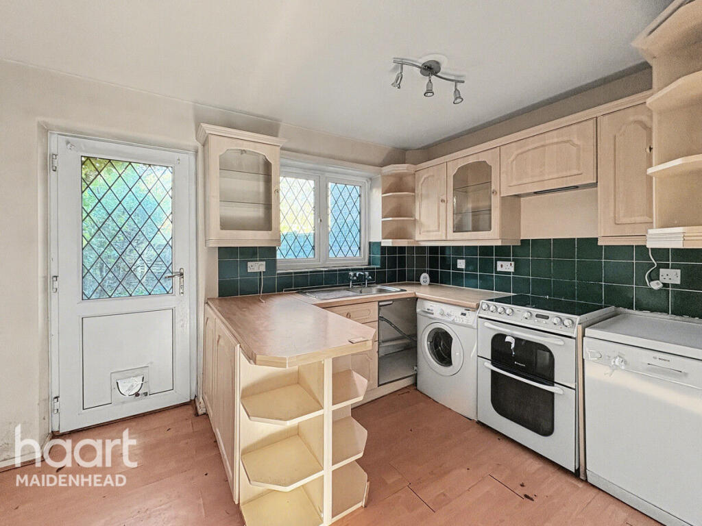 House in Winkfield, Martin's Heron - View 2