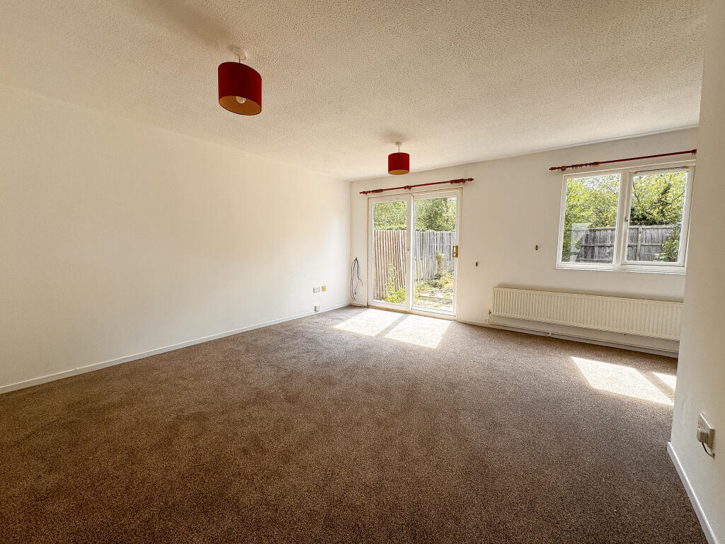 Mill Reef Close, Newmarket, Suffolk photo 4