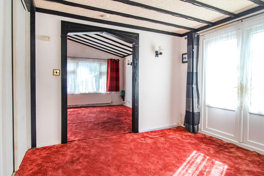 Lilac Avenue, Wilstead, MK45 photo 4