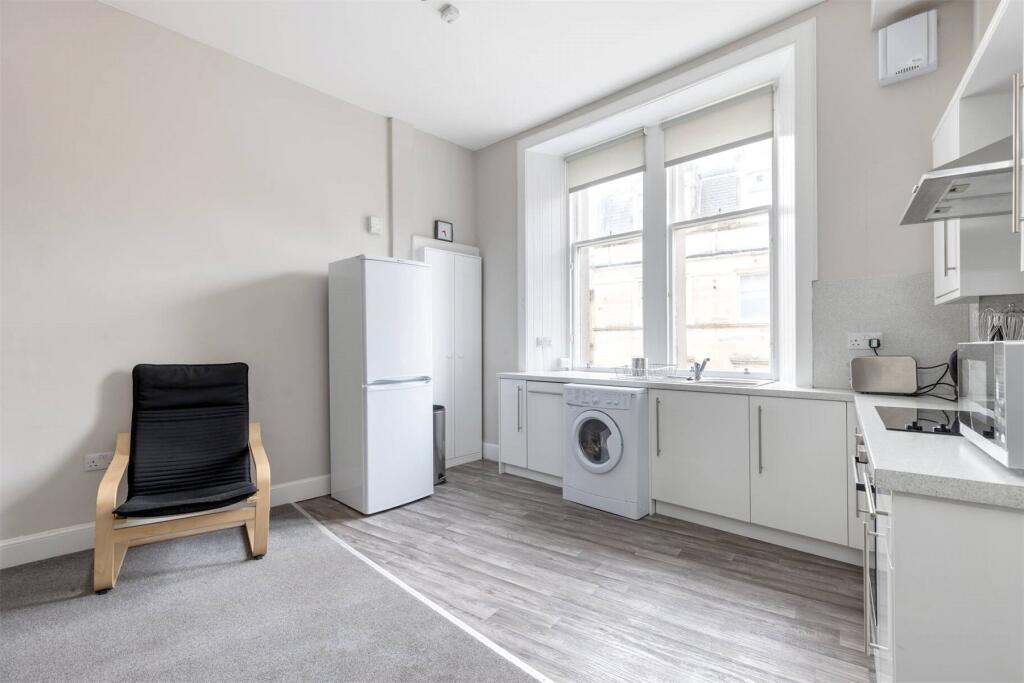 Apartment in Edinburgh, Greenhill, Bruntsfield - View 3