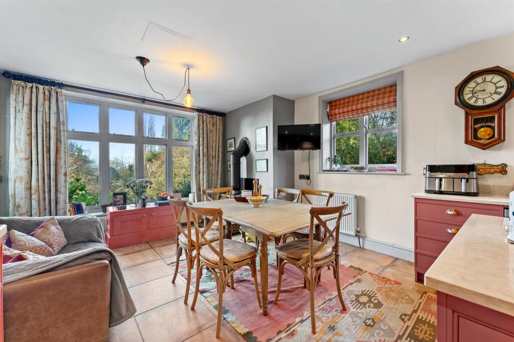 32 Congleton Road, Alderley Edge, SK9 photo 4
