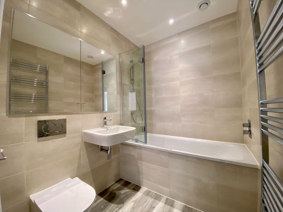 Apartment in Hart, Edenbrook Village, Fleet - More