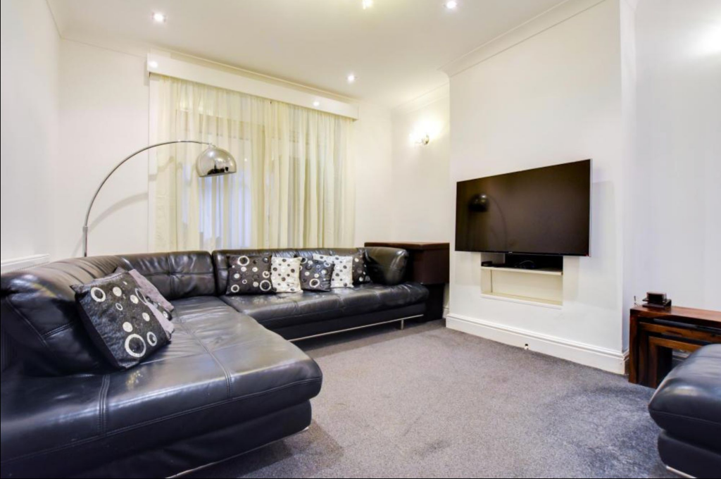 House in Leicester - More